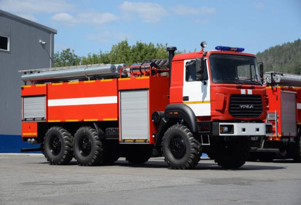 Автомобиль пожарный АЦ-6,0-40 на шасси Урал 5557