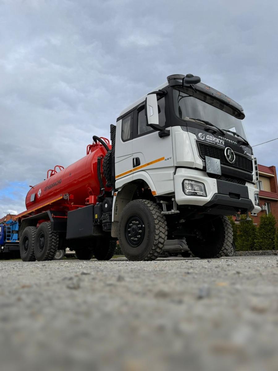 Автоцистерна АКН-12 на шасси Shacman X3000 6х6 (SX42586V385)