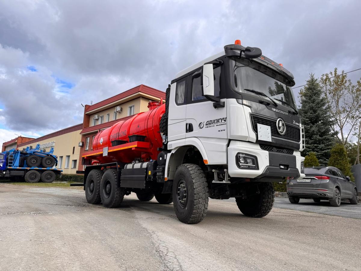 Автоцистерна АКН-10 на шасси Shacman SX32586V385 (насос КО-505)