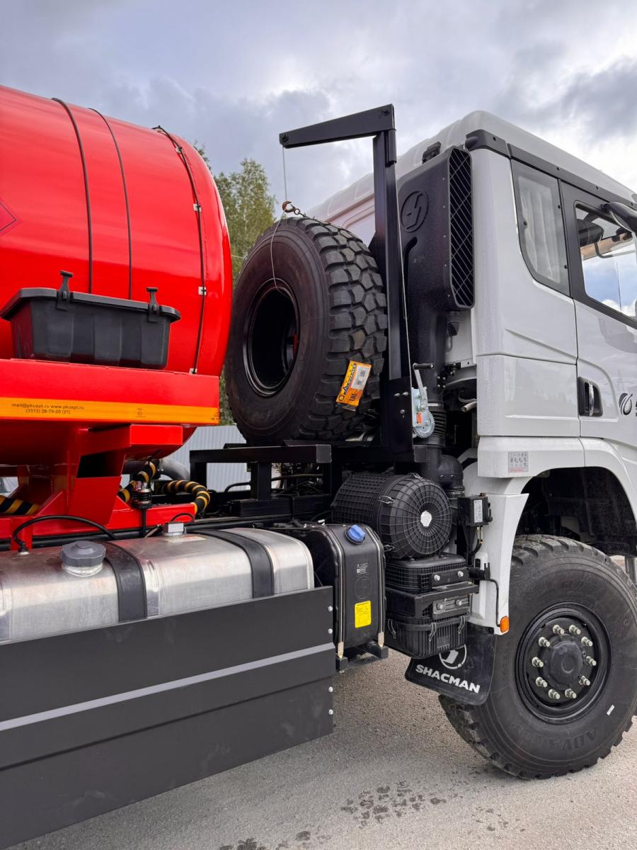 Автоцистерна АКН-10 на шасси Shacman SX32586V385 (насос КО-505)