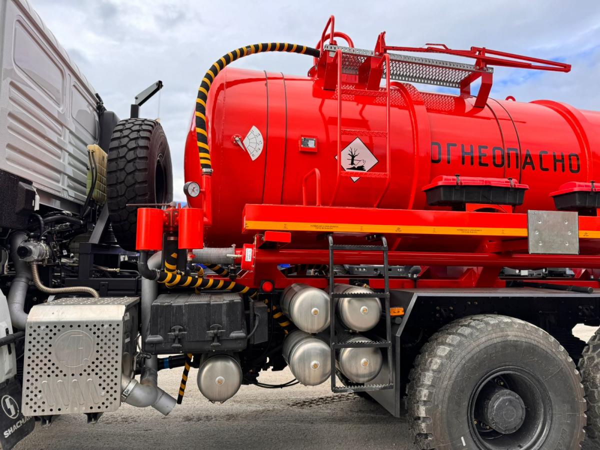 Автоцистерна АКН-10 на шасси Shacman SX32586V385 (насос КО-505)
