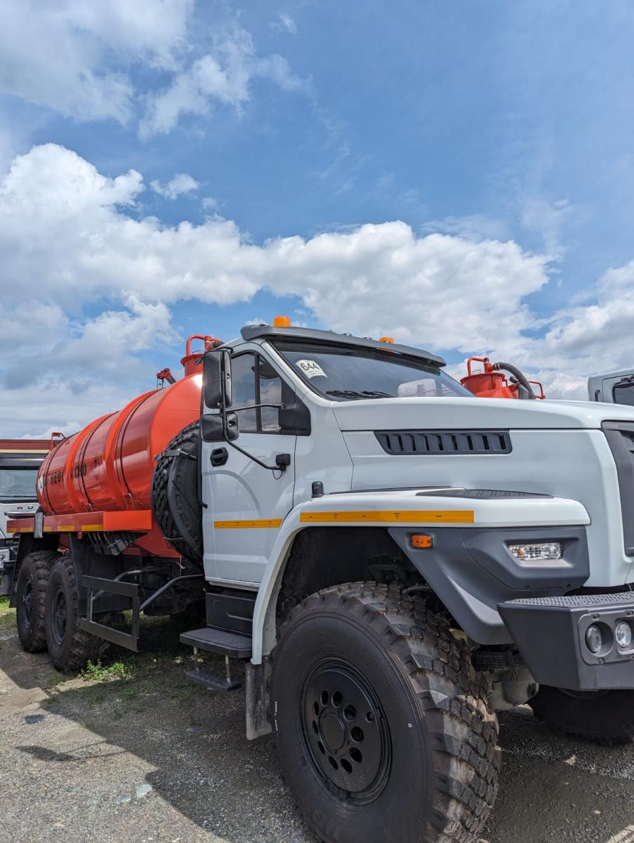 АКН-10 на шасси Урал NEXT 4320-72Е5 (насос КО-505, доп. ревизионная горловина, топл. бак 300 л.)