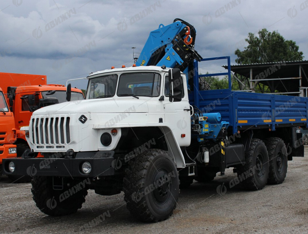 Бортовой Урал 4320 с КМУ ИМ-240