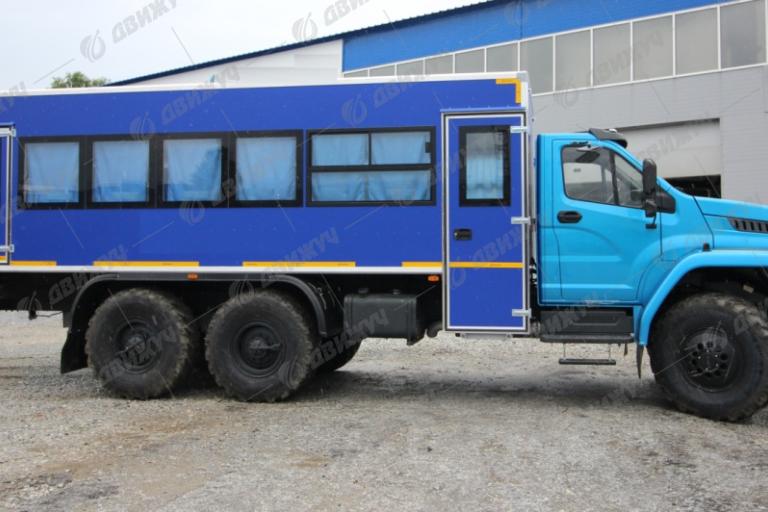 Вахтовый автобус на шасси Урал NEXT4320-6952-72 (Е5) Г38, 28 мест