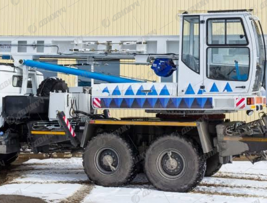 Бурильно-сваебойная машина БМ-811М на шасси Урал 4320-60