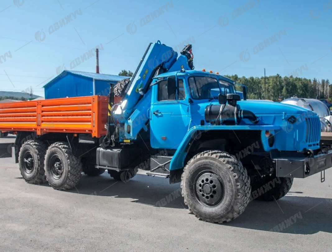 Бортовой Урал 4320 (капотный) с КМУ  ИМ-95