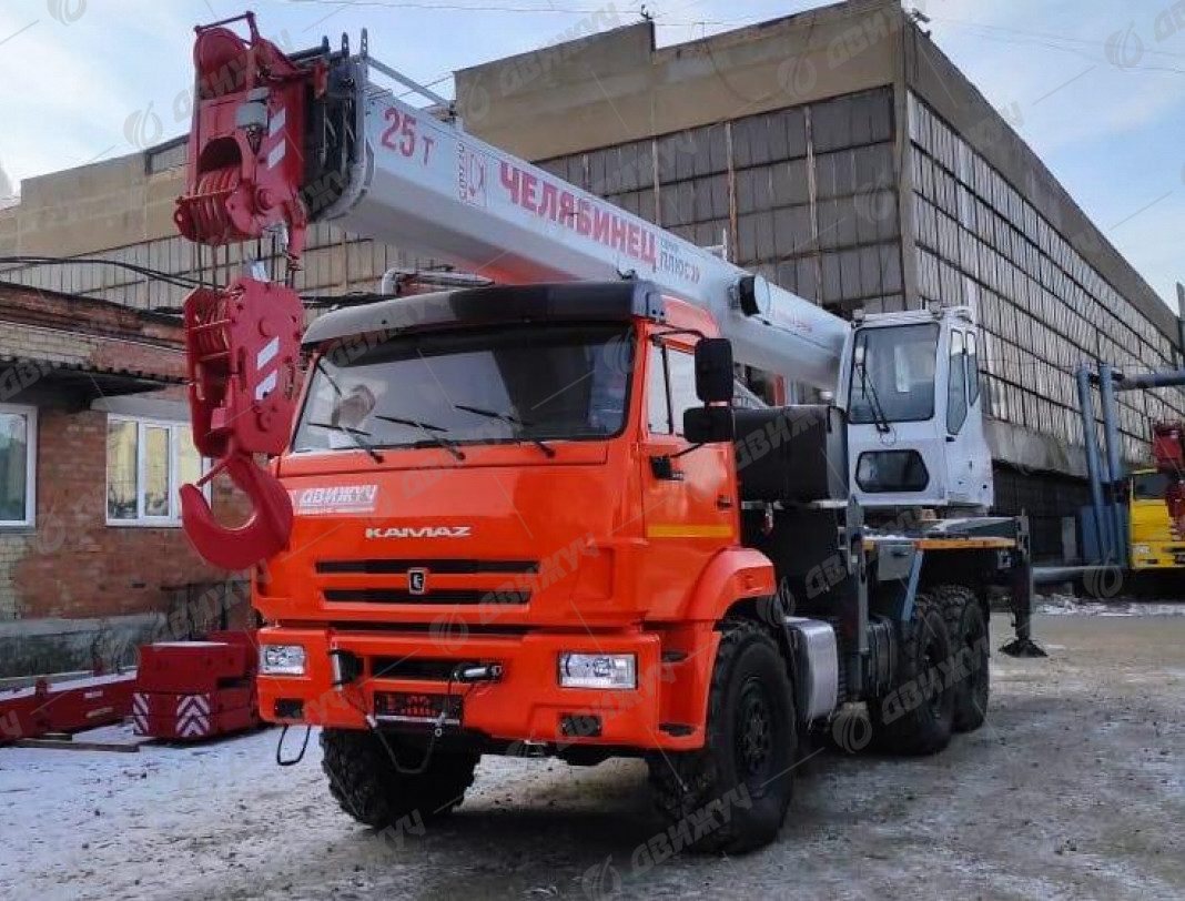 Автокран Челябинец КС-55732-28 на шасси КАМАЗ 43118-50 