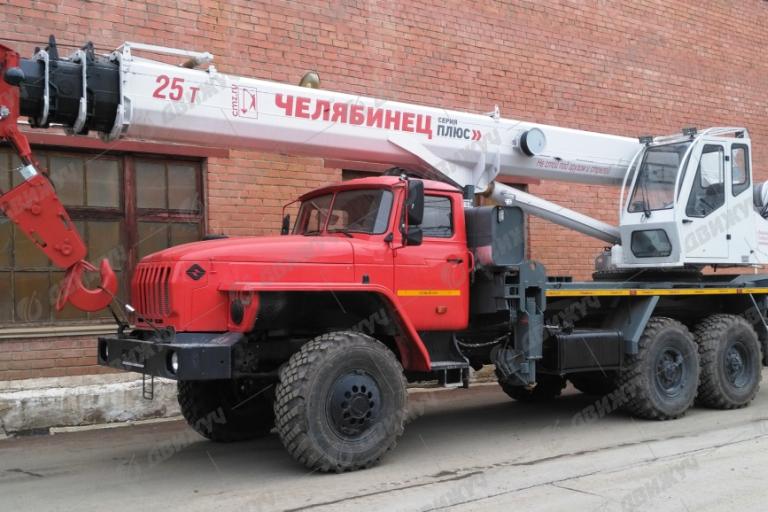Автокран Челябинец КС-55732-28 на шасси Урал 4320
