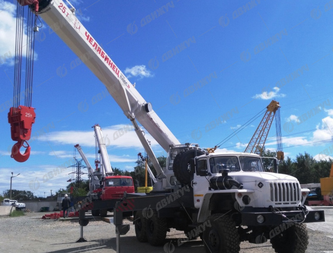 Автокран Челябинец КС-55732-33 на шасси Урал 4320