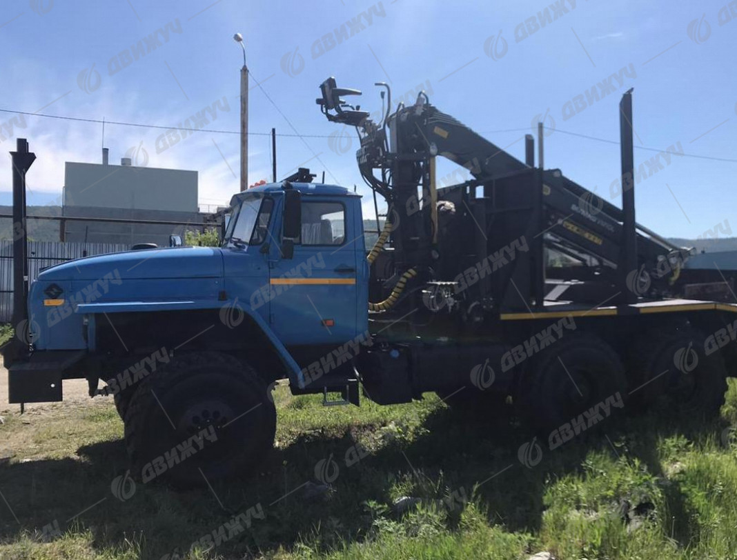 Лесовозный тягач на шасси Урал 55571-1112-72 с ГМУ ВЕЛМАШ VC8L74.