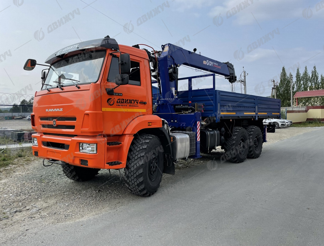 Бортовой автомобиль КАМАЗ-43118-50 с КМУ Dong YANG 1956 (тросовый)