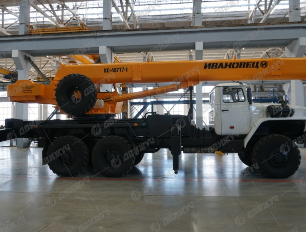 Автокран Ивановец КС-45717-1 на шасси УРАЛ-4320