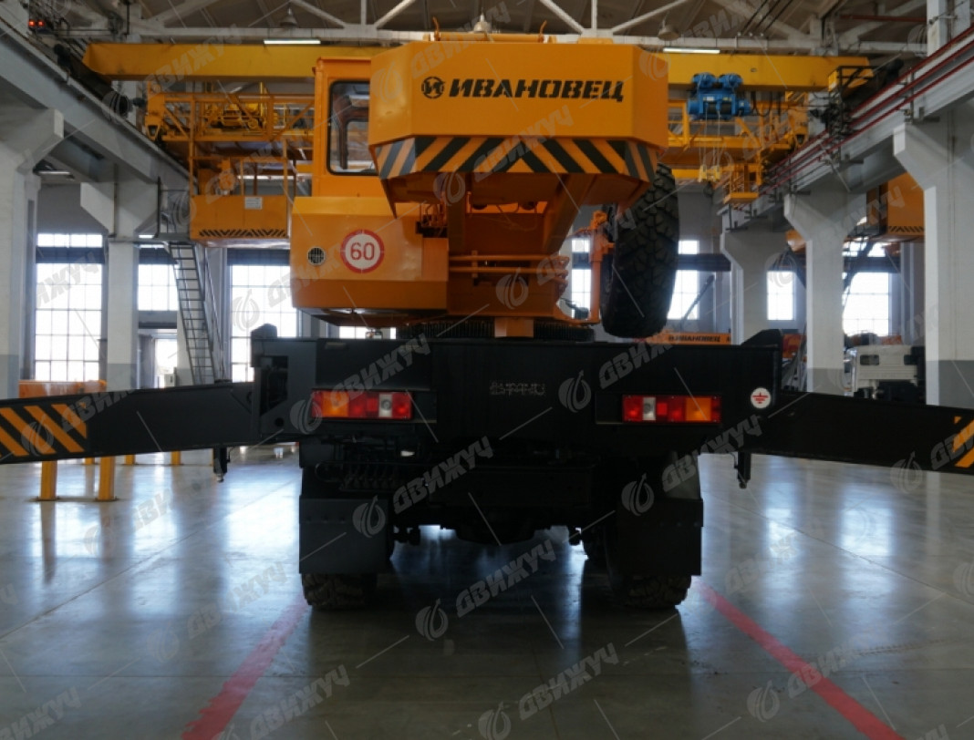 Автокран Ивановец КС-45717-1 на шасси УРАЛ-4320
