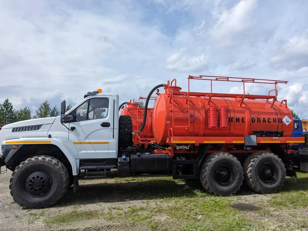 АКН-10 на шасси Урал NEXT 4320-72Е5 (насос КО-505, доп. ревизионная горловина, топл. бак 300 л.)
