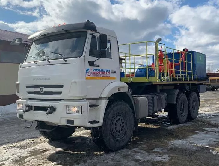 Цементировочный агрегат (АЦ-32) насос поршневой на шасси КАМАЗ 43118