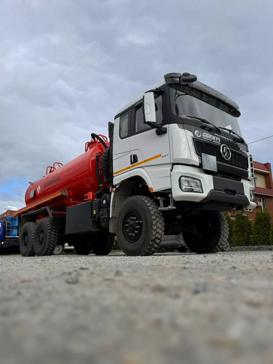 Автоцистерна АКН-12 на шасси Shacman X3000 6х6 (SX42586V385)