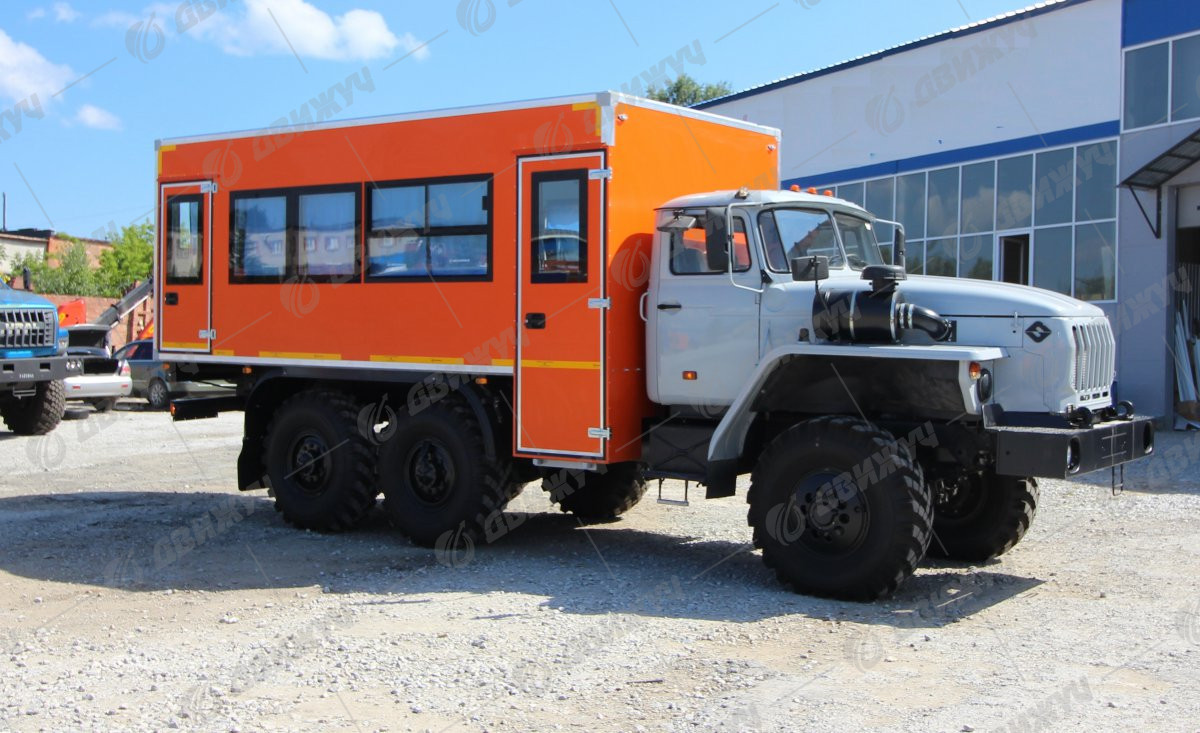 Урал 4320 Вахтовка