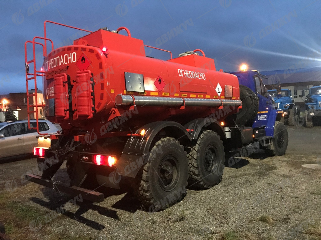 Урал 4320 Бензовоз
