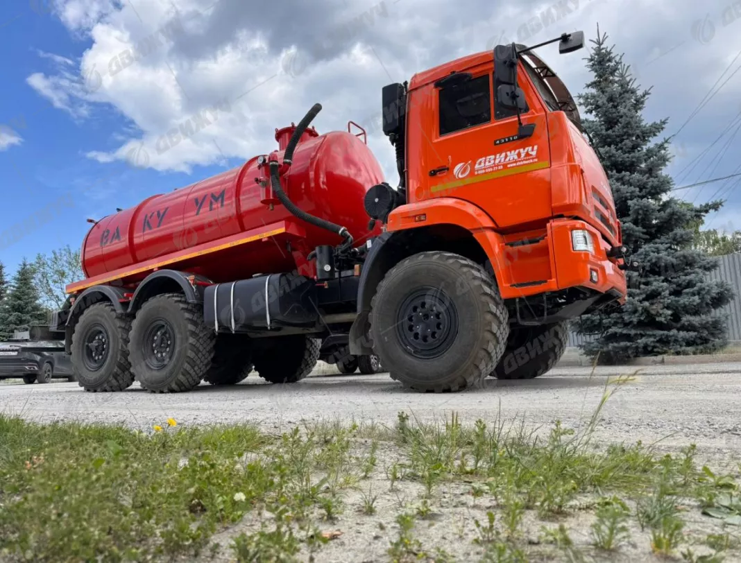 Вакуумная машина МВ-10 на шасси КАМАЗ 43118-48 (насос КО-505)