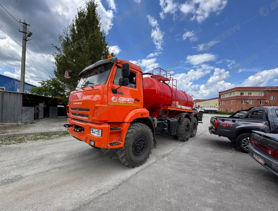 Вакуумная машина МВ-10 на шасси КАМАЗ 43118-48 (насос КО-505)