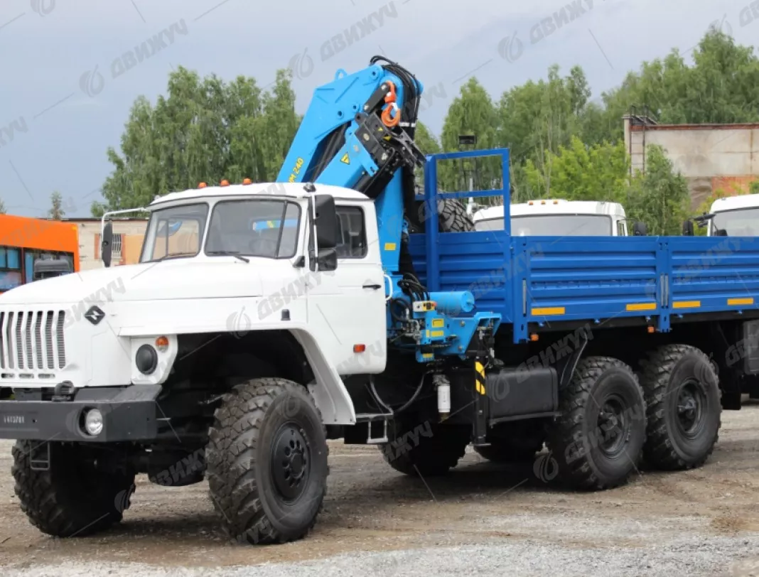 Бортовой Урал 4320 с КМУ ИМ-240