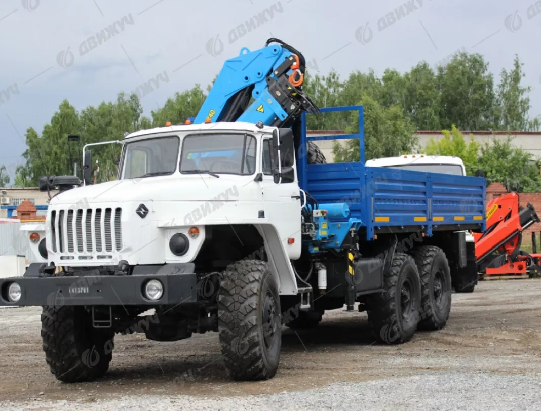 Бортовой Урал 4320 с КМУ ИМ-240