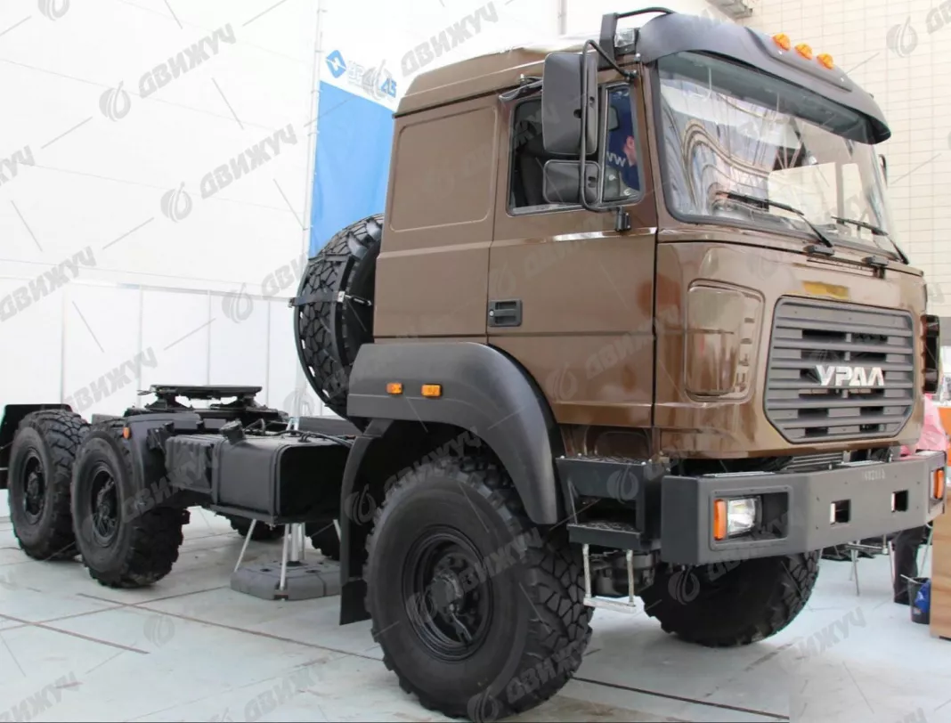  Седельный тягач на шасси Урал 5557-80Е5