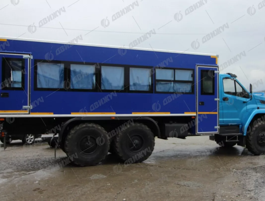 Вахтовый автобус на шасси Урал NEXT4320-6952-72 (Е5) Г38, 28 мест