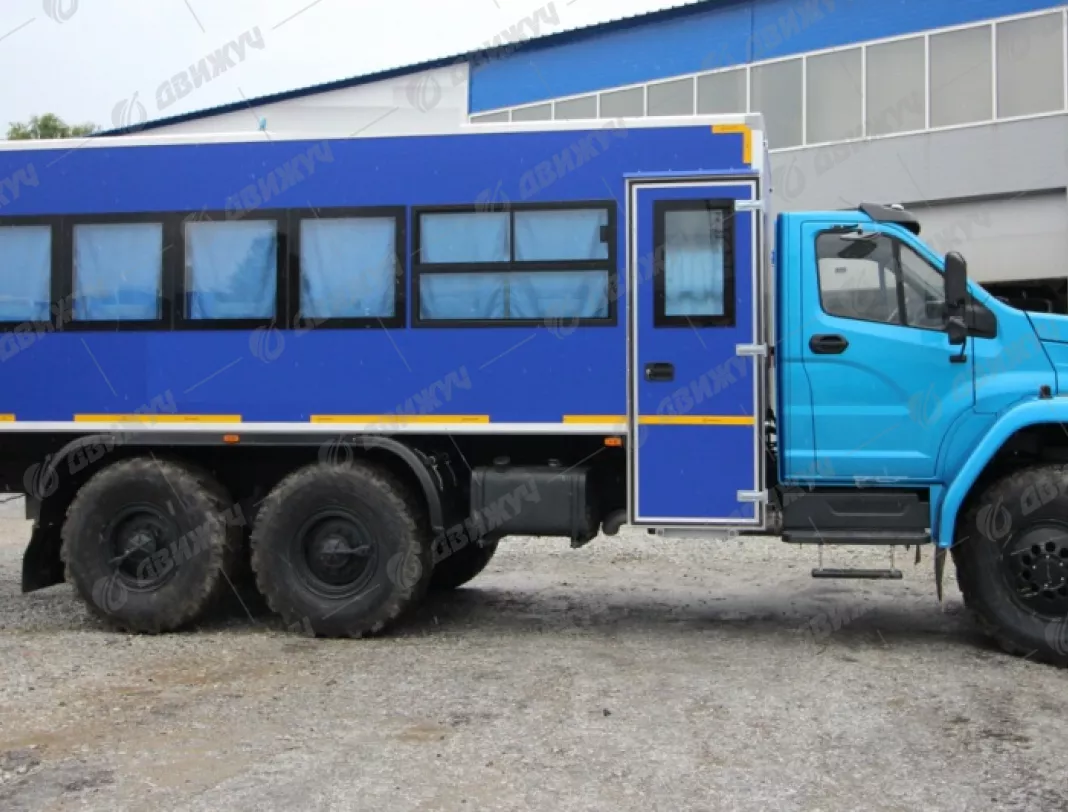 Вахтовый автобус на шасси Урал NEXT4320-6952-72 (Е5) Г38, 28 мест
