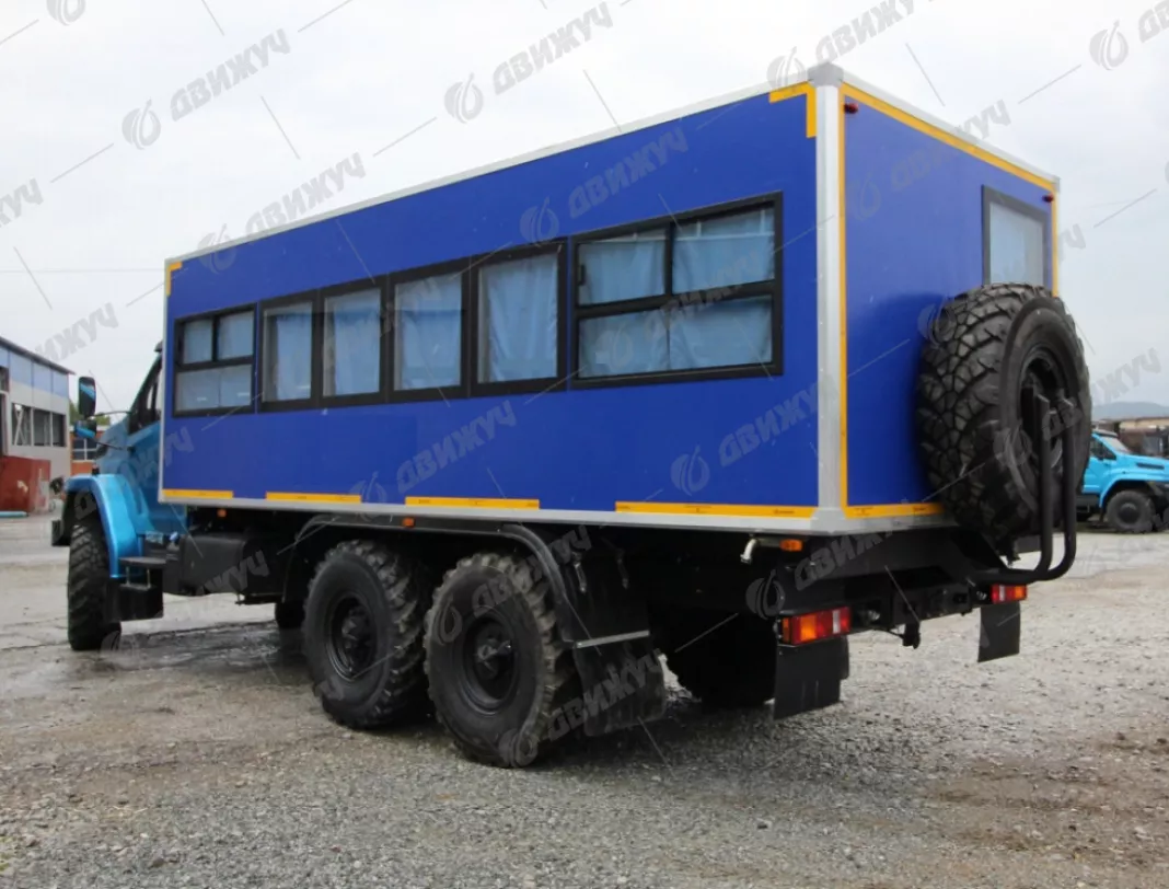 Вахтовый автобус на шасси Урал NEXT4320-6952-72 (Е5) Г38, 28 мест