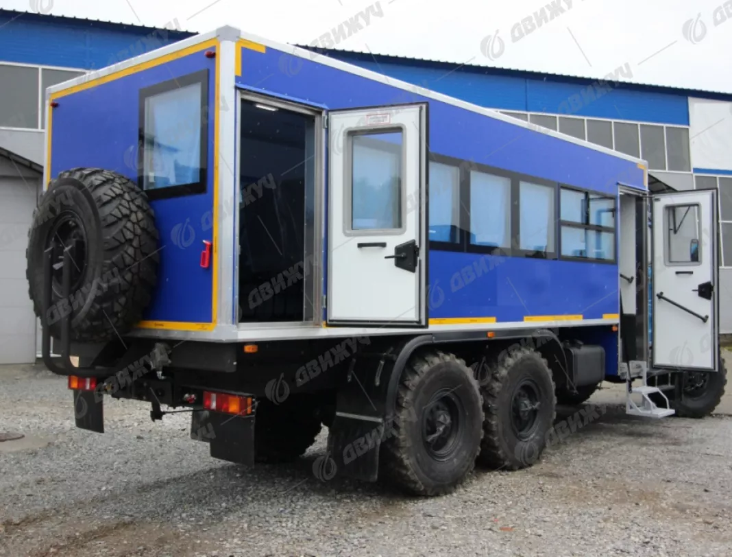 Вахтовый автобус на шасси Урал NEXT4320-6952-72 (Е5) Г38, 28 мест