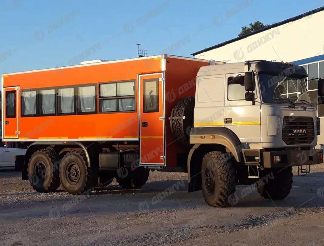 Вахтовый автобус Урал 4320-4971-80М, 28 мест