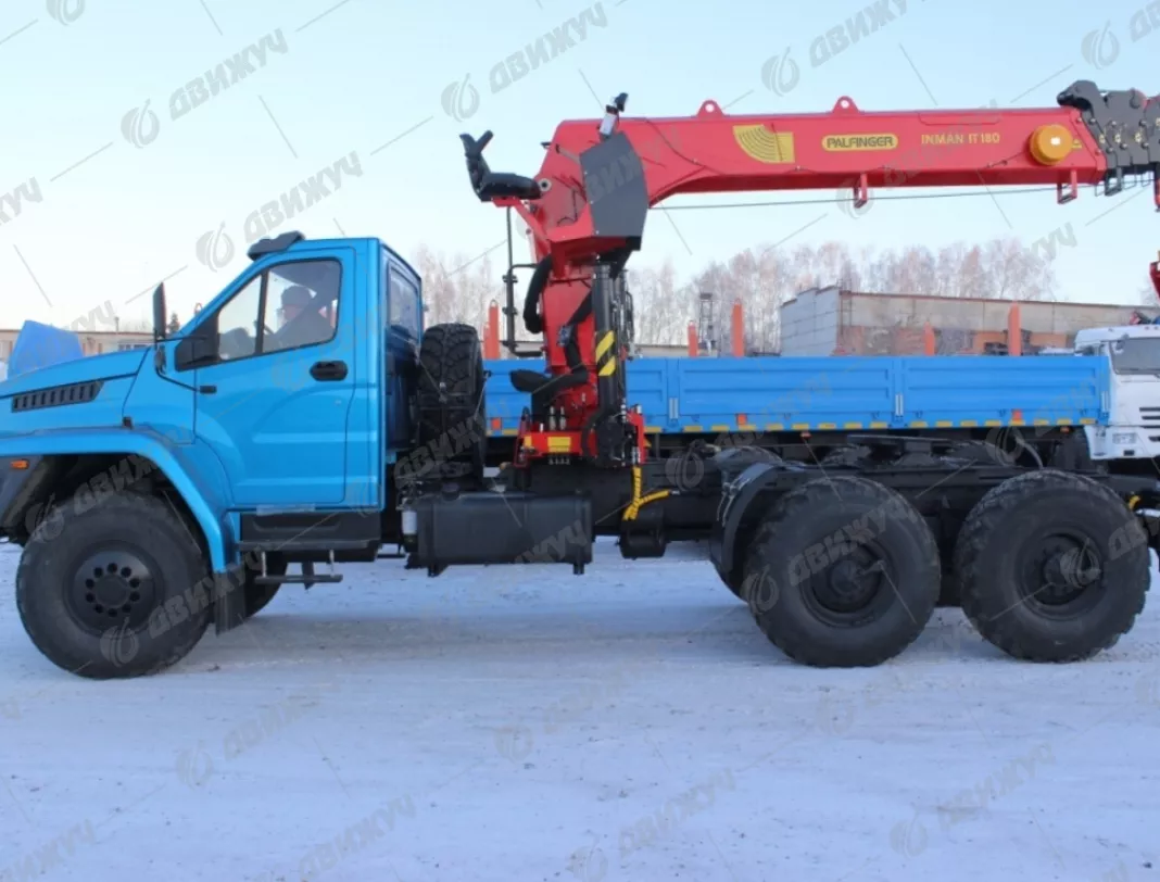 Седельный тягач Урал NEXT 4320 с КМУ IT-180