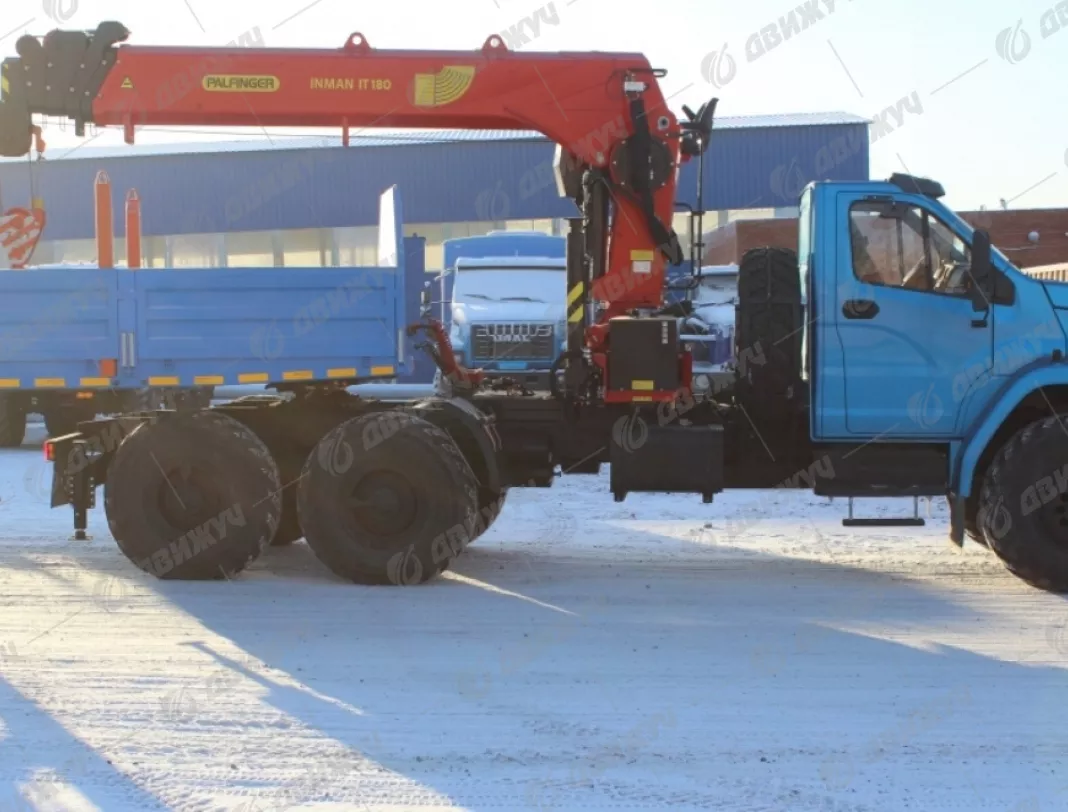 Седельный тягач Урал NEXT 4320 с КМУ IT-180