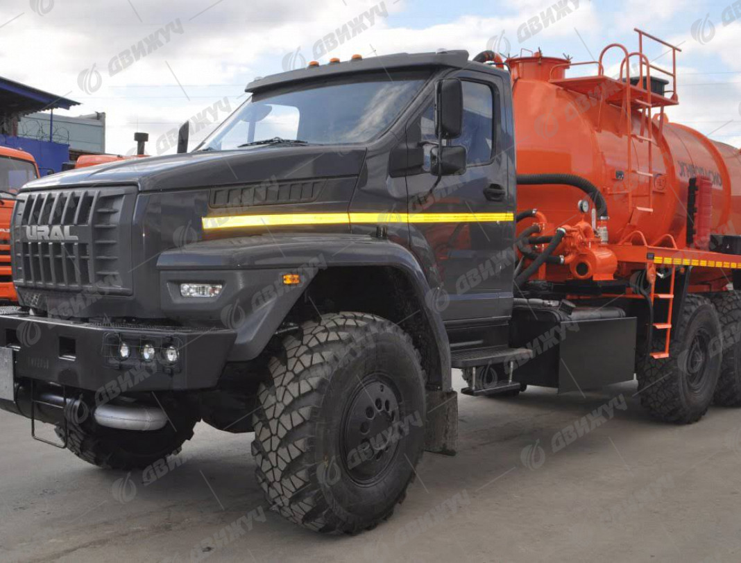 АКН-10 на шасси Урал NEXT 4320-72Е5 (насос ВК-6М)