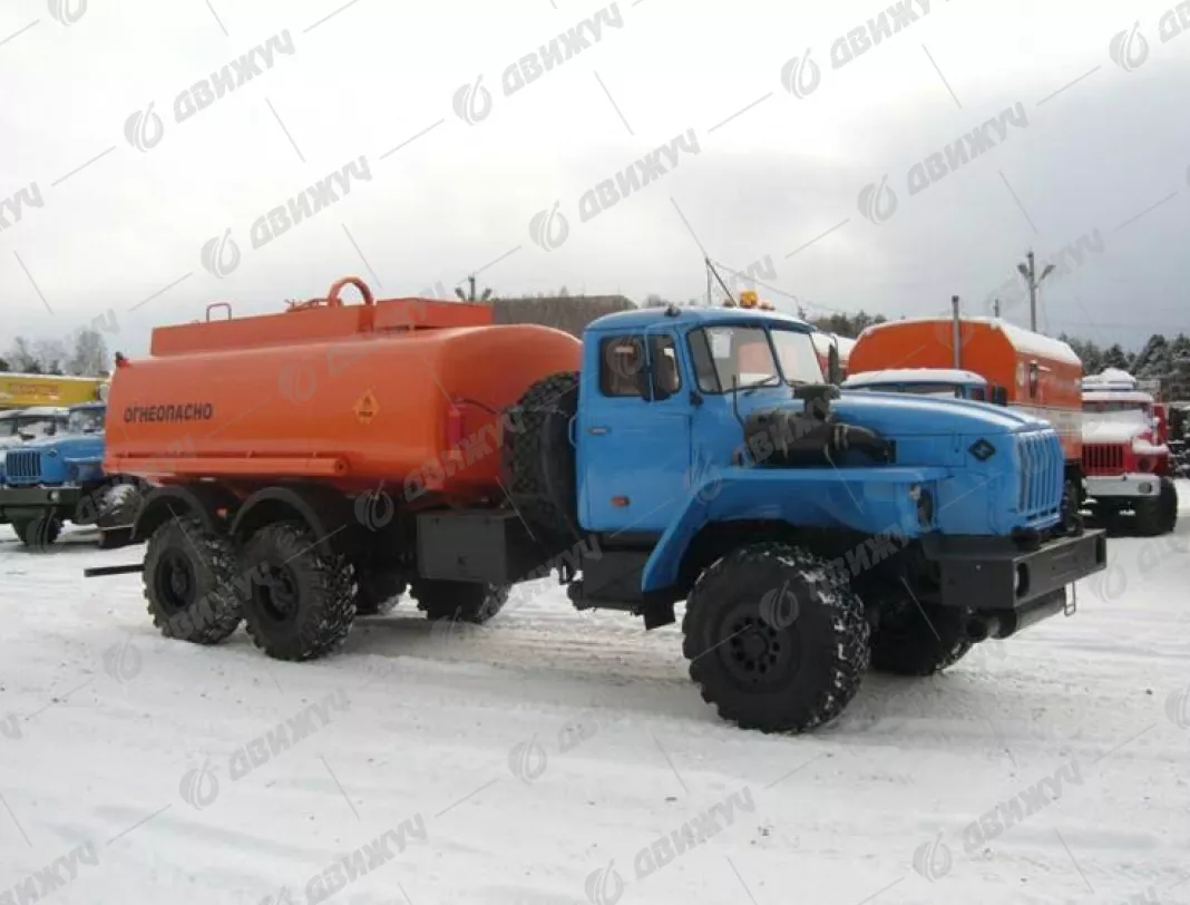 бензовоз АЦ-10 на шасси Урал 4320 