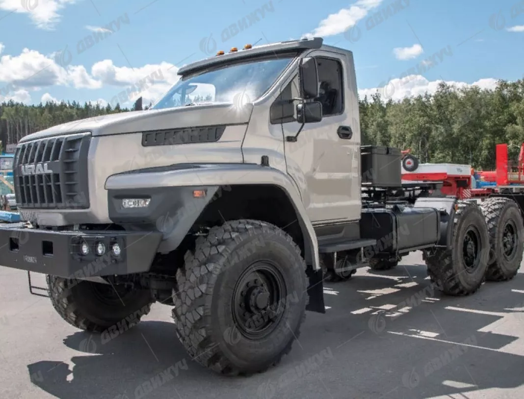 Седельный тягач на шасси Урал Next 4320-72Е5
