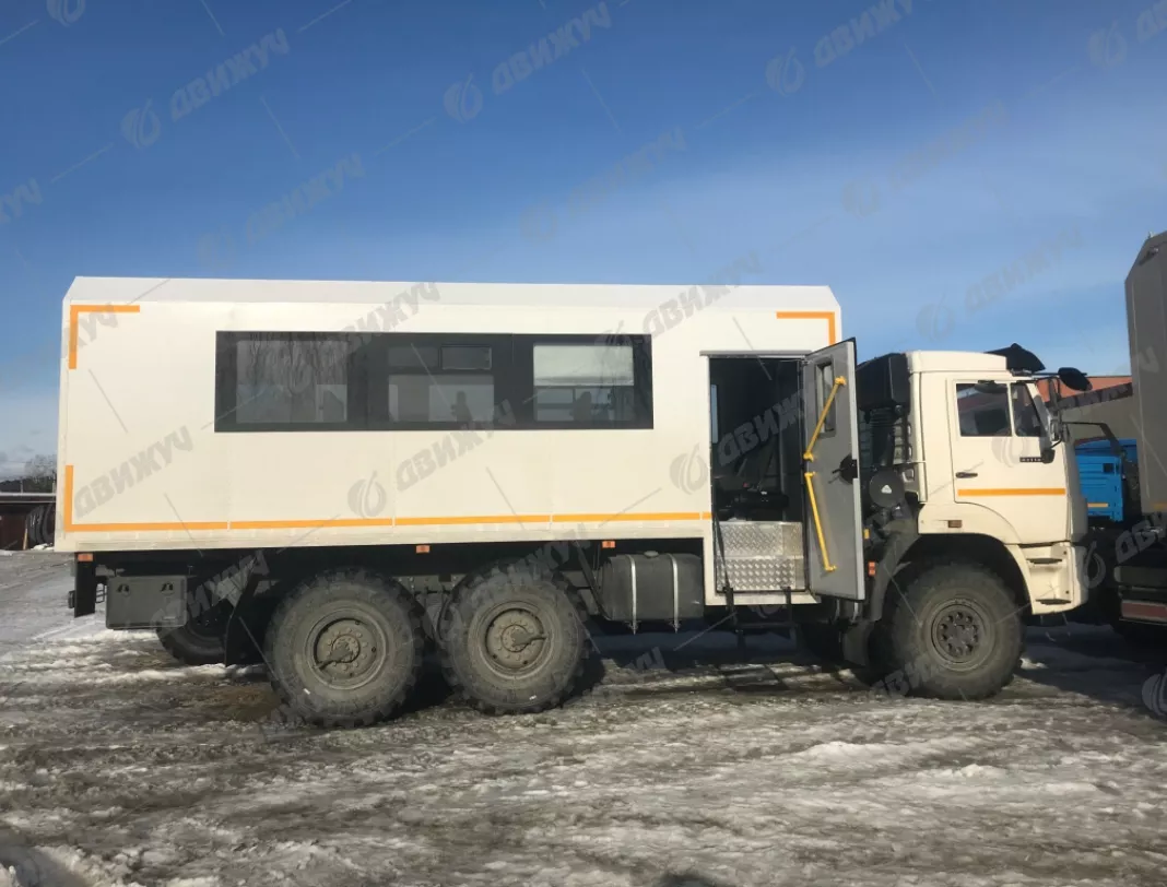 Вахтовый автобус шасси КамАЗ 43118-50 (6х6), 22 места