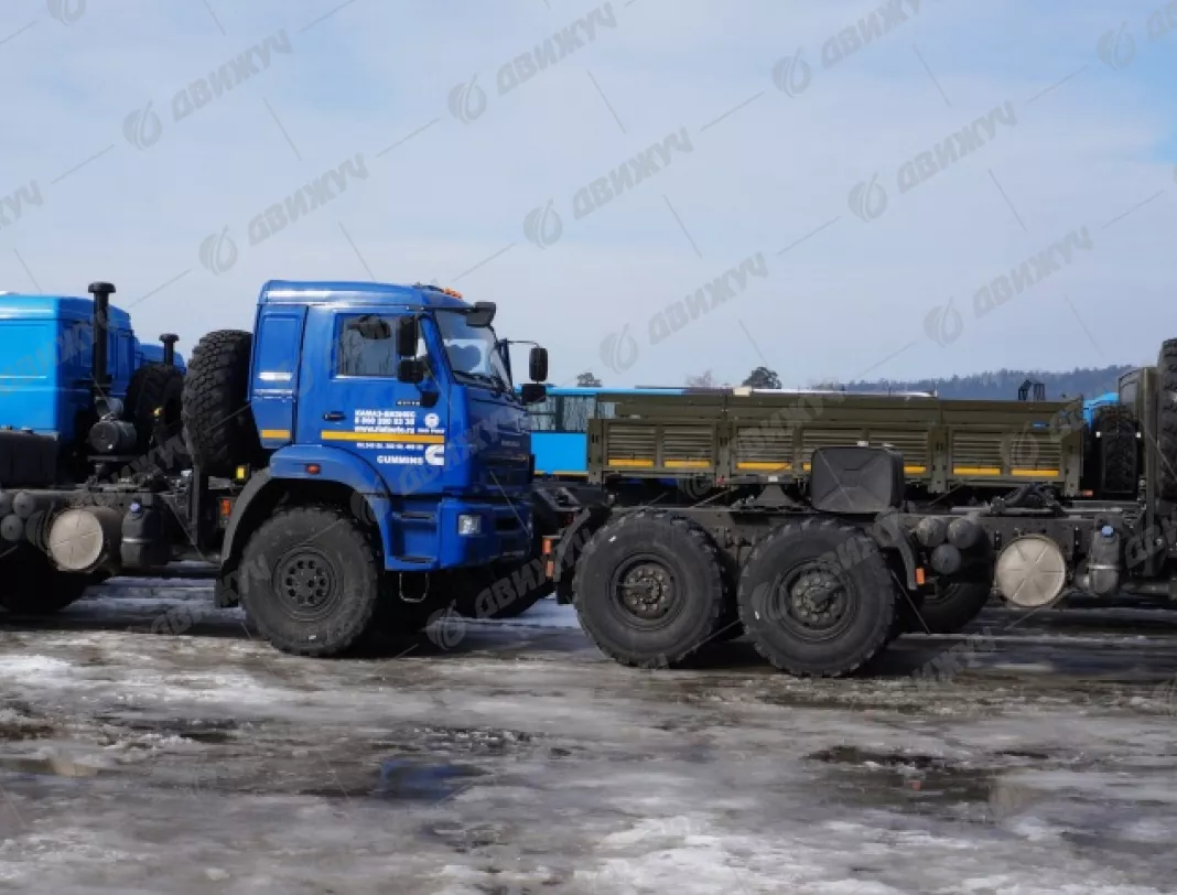 Седельный тягач КАМАЗ 43118-76(RR) с двигателем Cummins