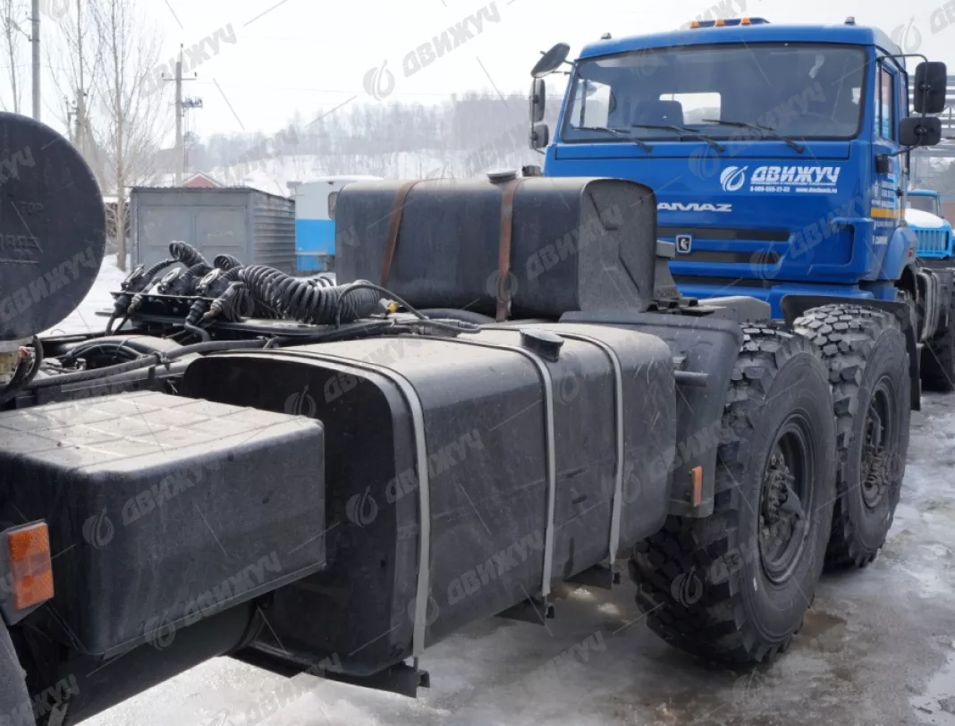 Седельный тягач КАМАЗ 43118-76(RR) с двигателем Cummins