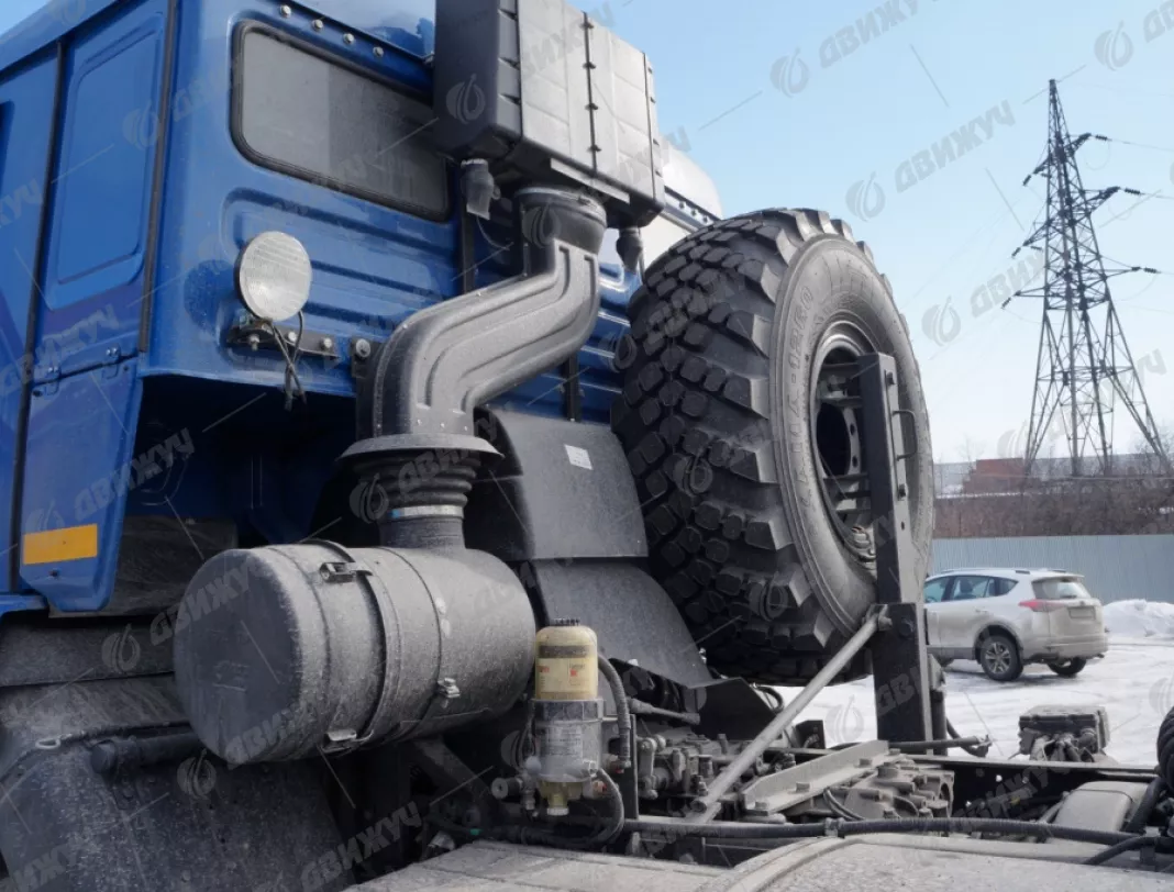 Седельный тягач КАМАЗ 43118-76(RR) с двигателем Cummins
