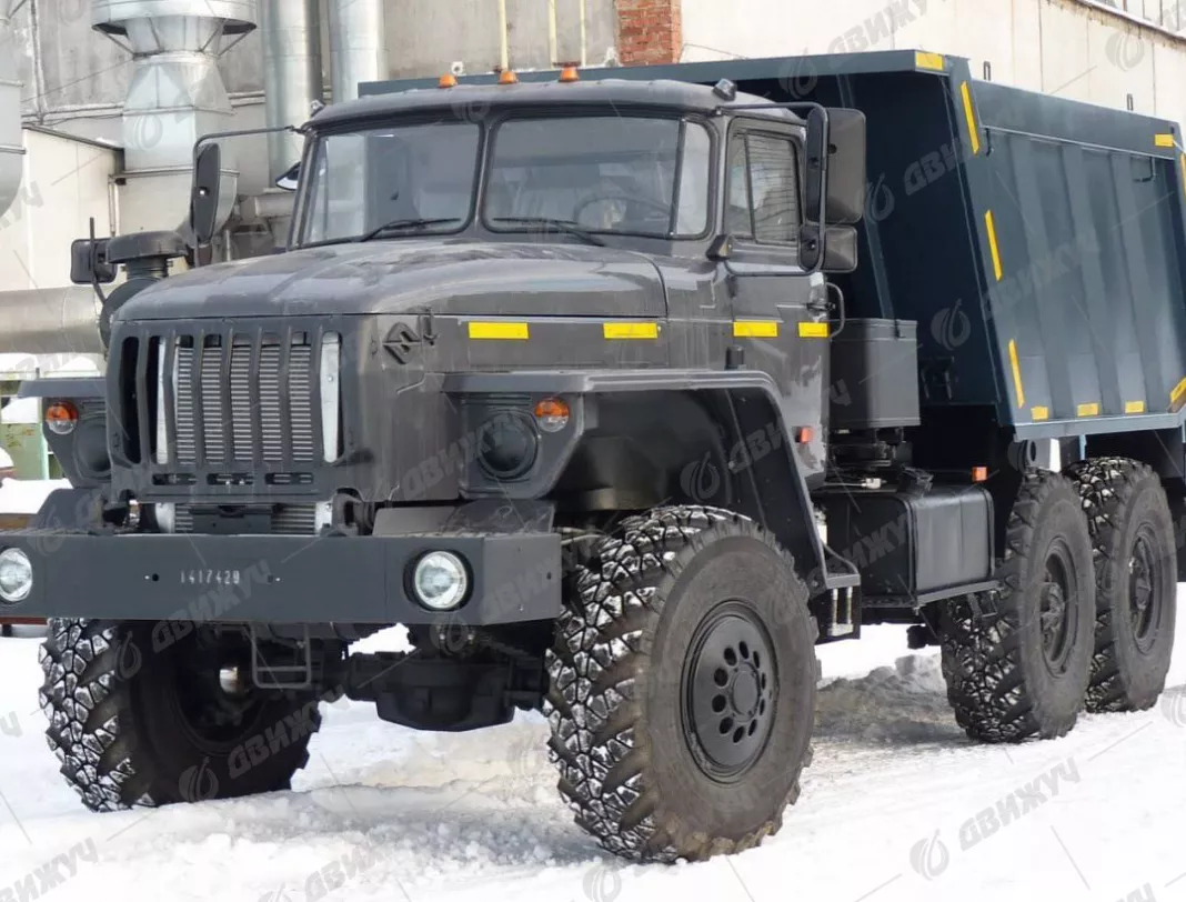 Самосвал Урал 55571-72 (капотный с задней разгрузкой)