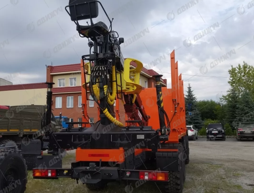 Сортиментовоз Урал 4320-80 с гидроманипулятором (ГМ)