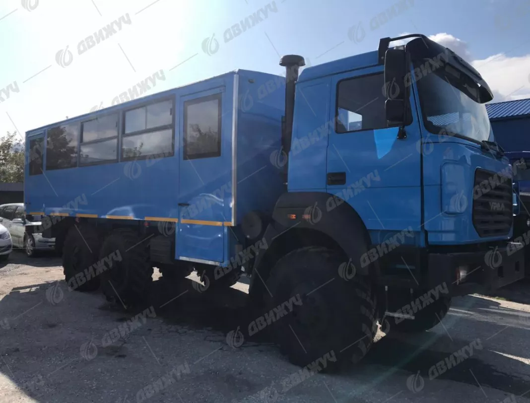 Вахтовый автобус УРАЛ 3255-3013-79М