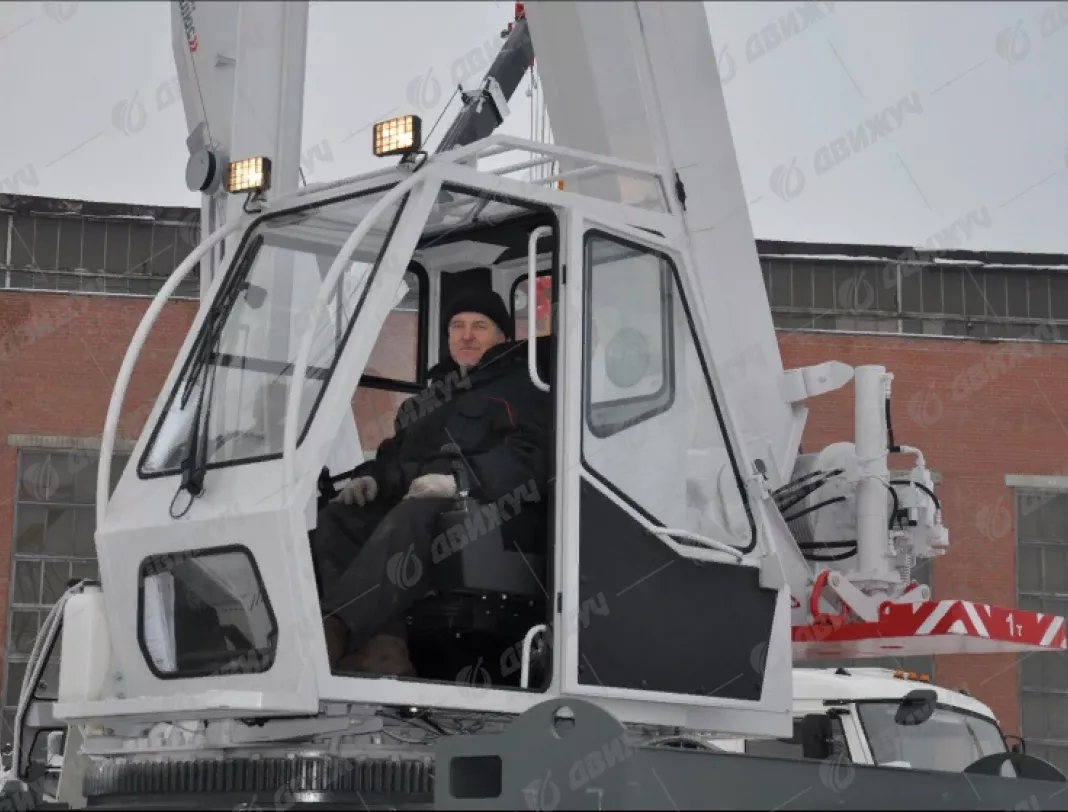 Автокран Челябинец КС-45734 на шасси КамАЗ 43118-50 
