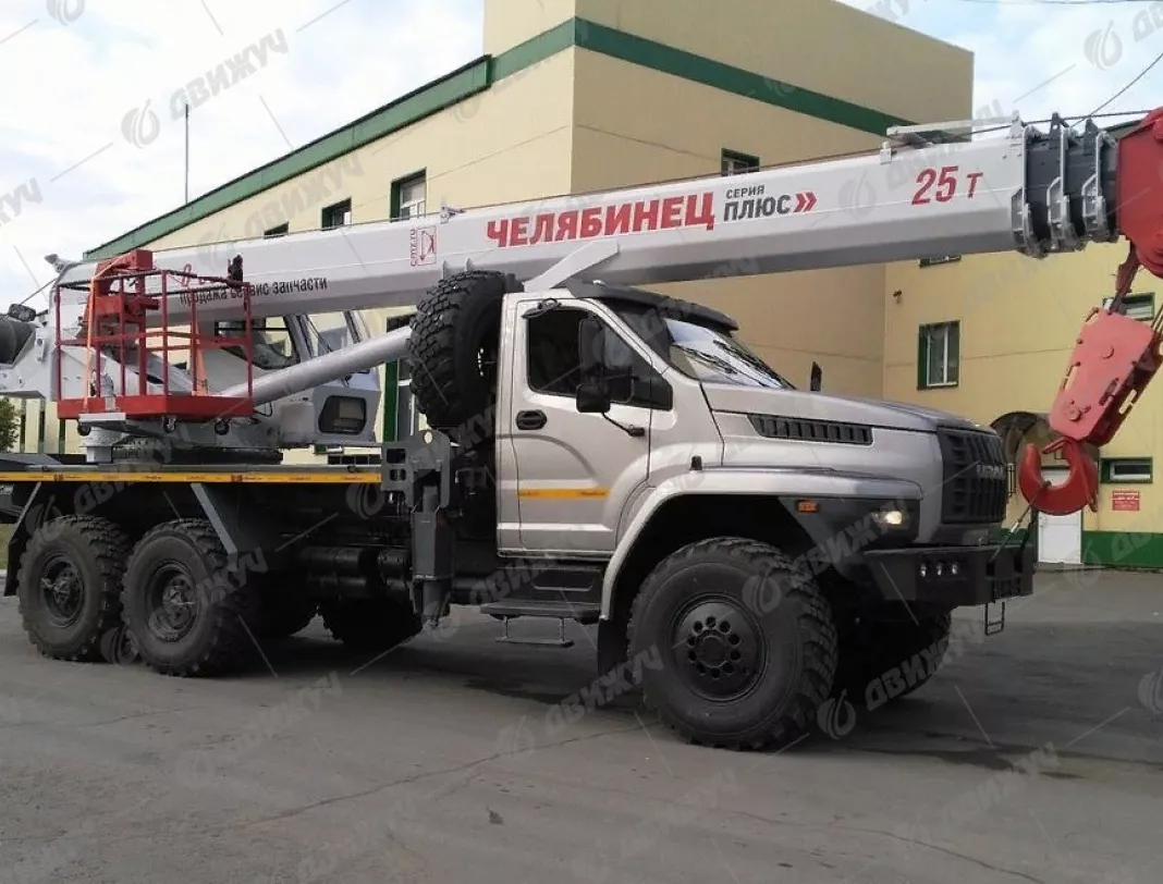 Автокран Челябинец КС-55732 на шасси Урал Next 
