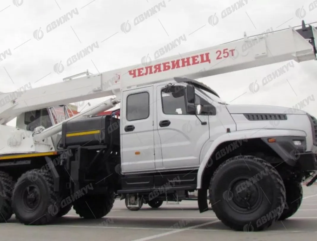Автокран Челябинец КС-55732 на шасси Урал Next 