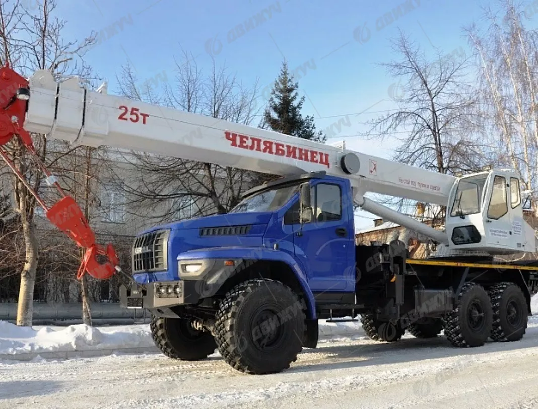 Автокран Челябинец КС-55732 на шасси Урал Next 