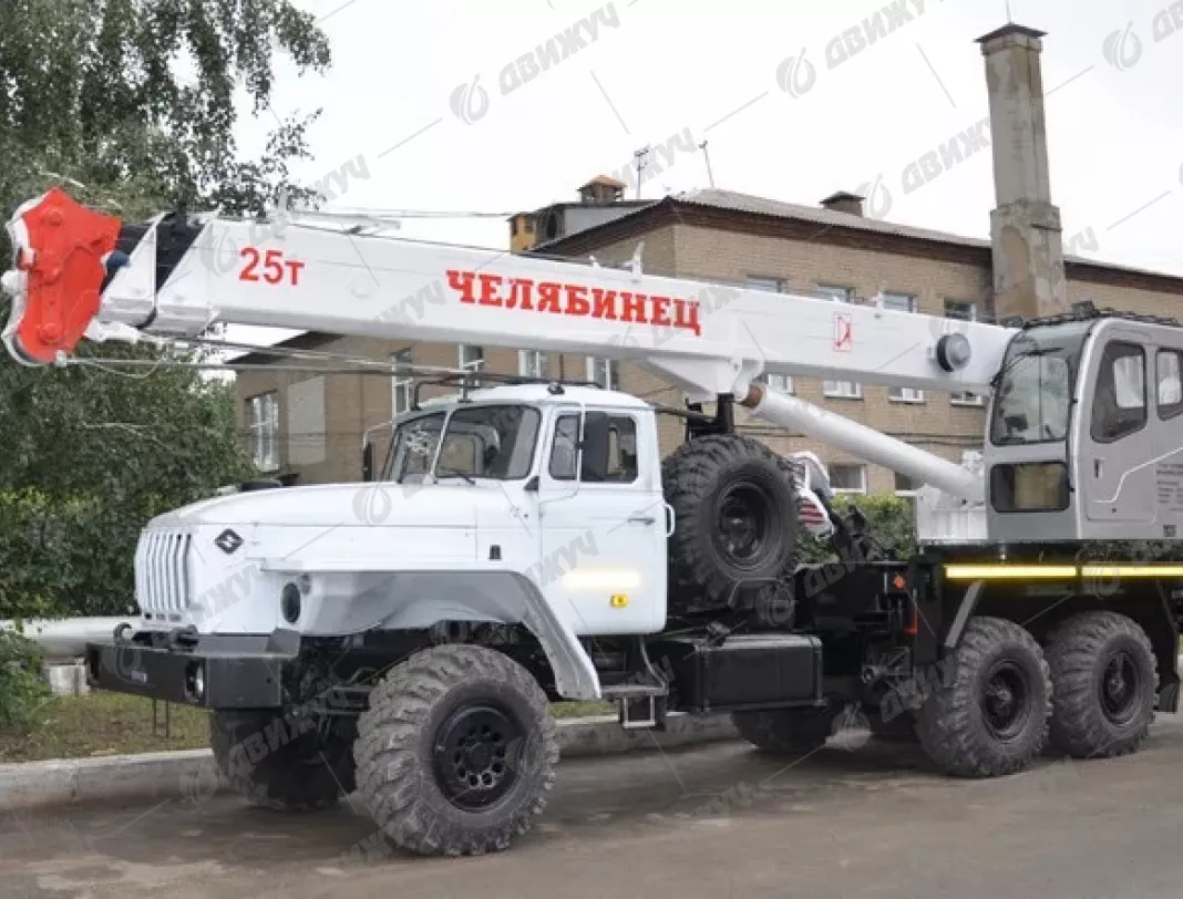 Автокран Челябинец КС-55732 на шасси Урал 4320