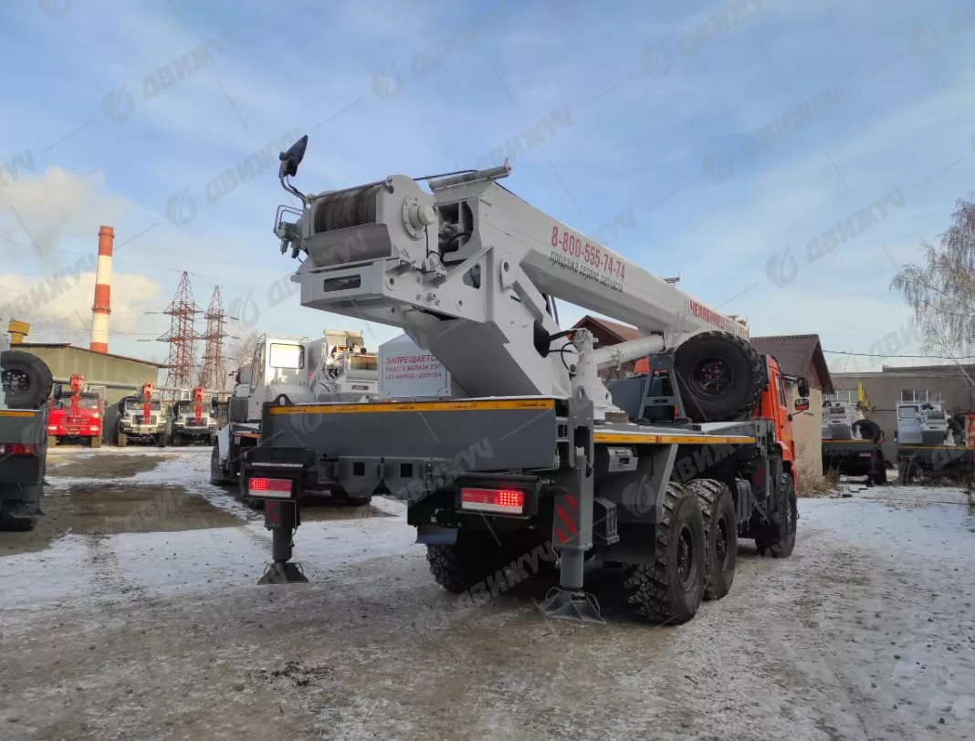 Автокран Челябинец КС-55732-28 на шасси КАМАЗ 43118-50 